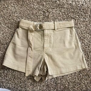 Cute khaki shorts with removable belt